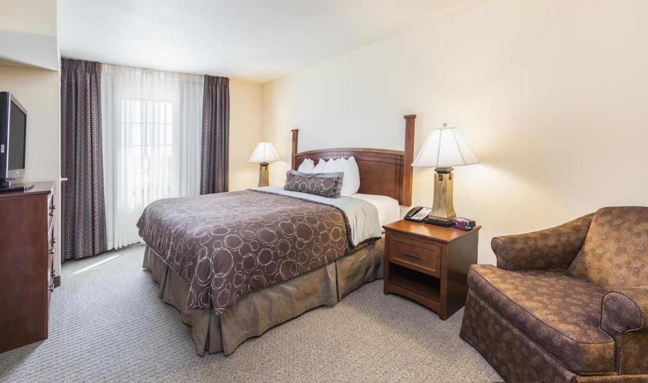 Staybridge Airport By Ihg Hotel