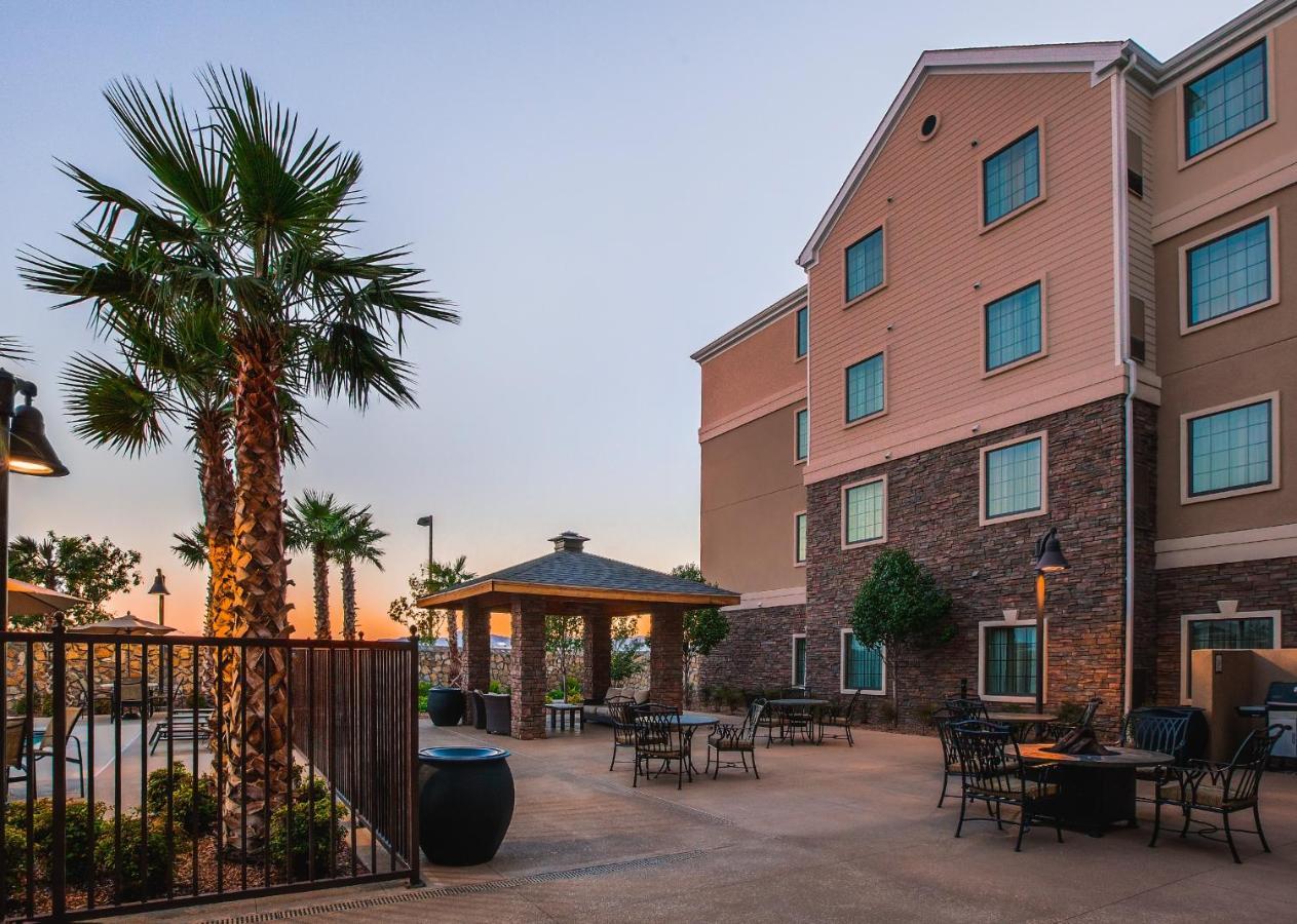 Hotel Staybridge Airport By Ihg